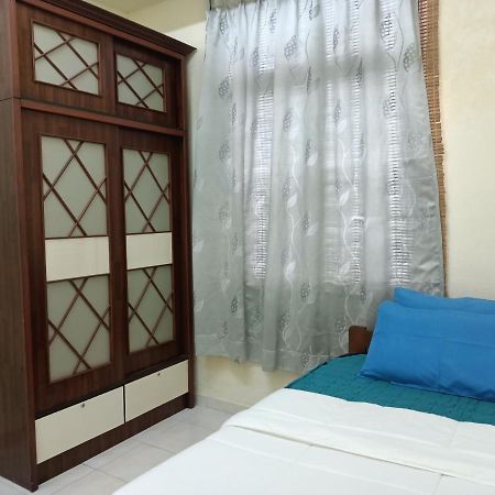 Oyo Home 90419 Sahar Guesthouse Malakka Dış mekan fotoğraf