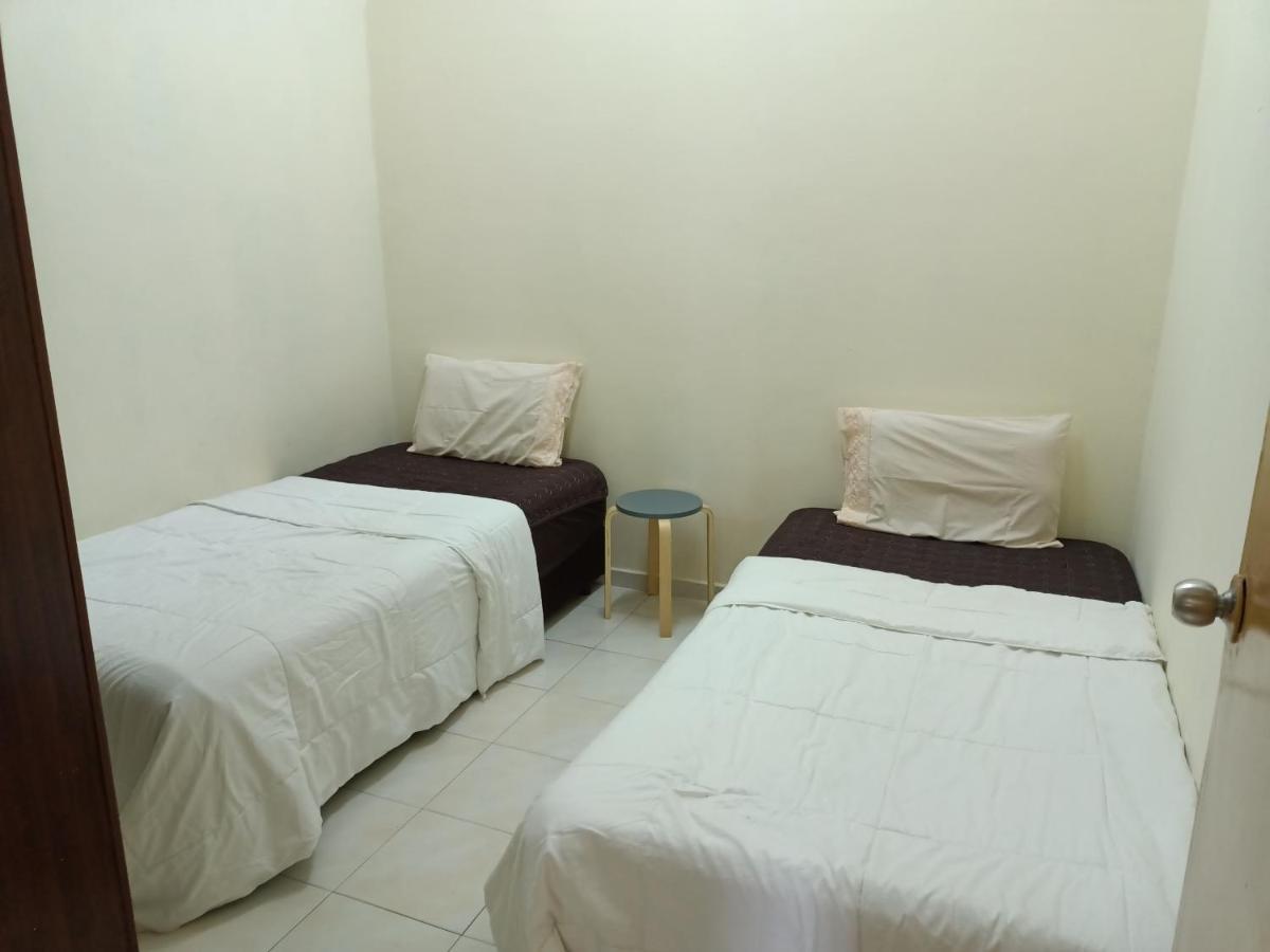 Oyo Home 90419 Sahar Guesthouse Malakka Dış mekan fotoğraf