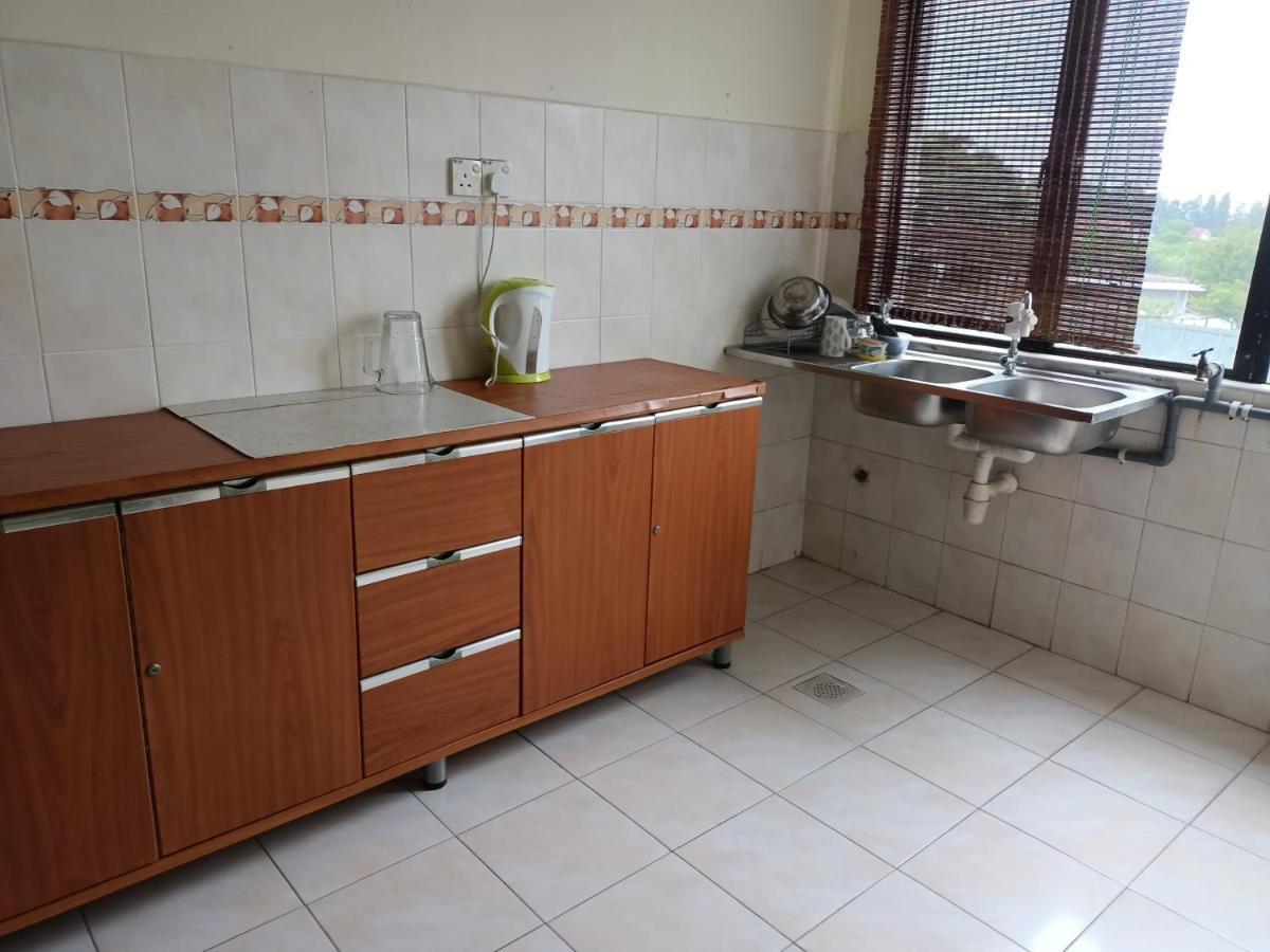 Oyo Home 90419 Sahar Guesthouse Malakka Dış mekan fotoğraf