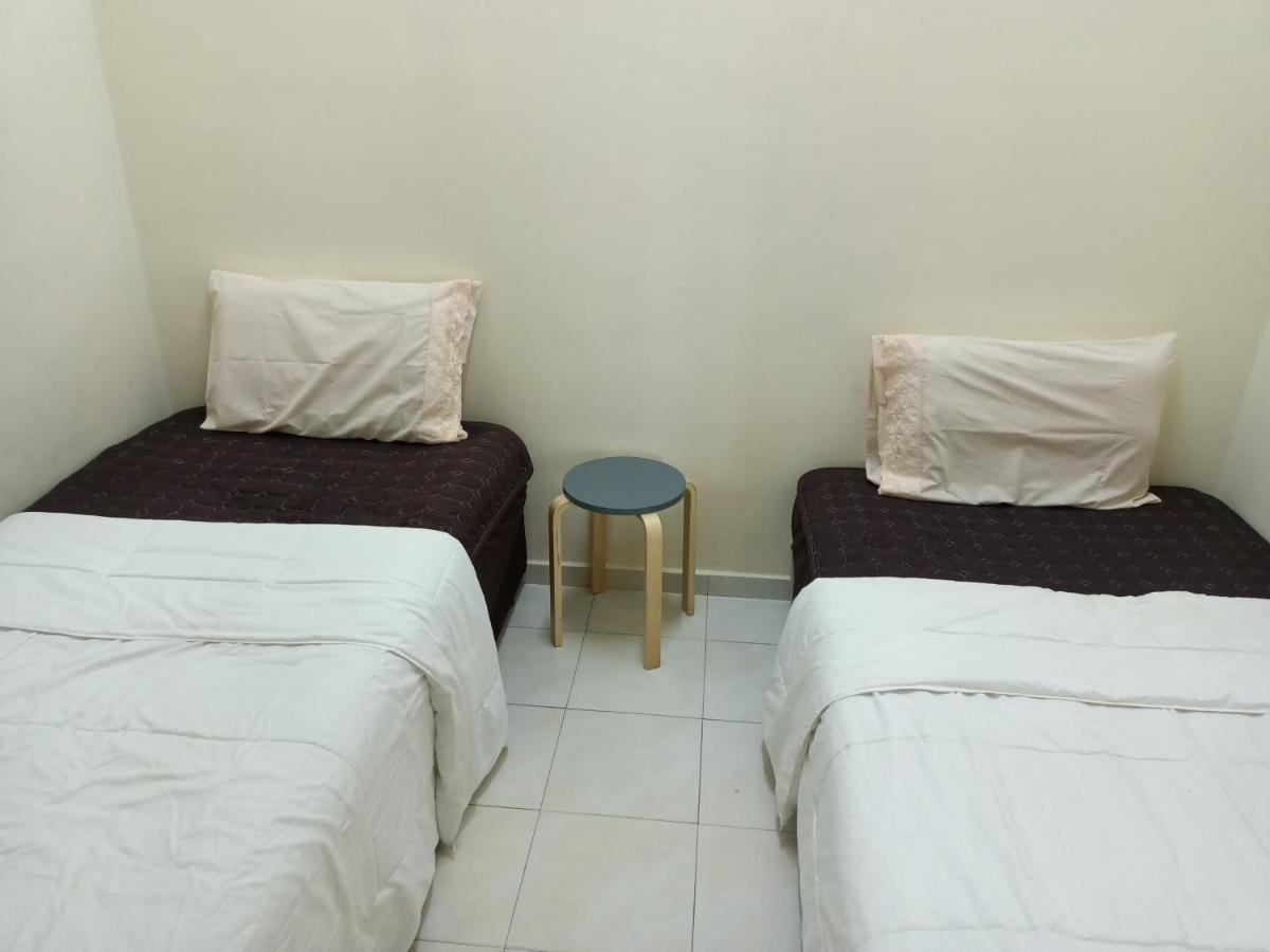 Oyo Home 90419 Sahar Guesthouse Malakka Dış mekan fotoğraf