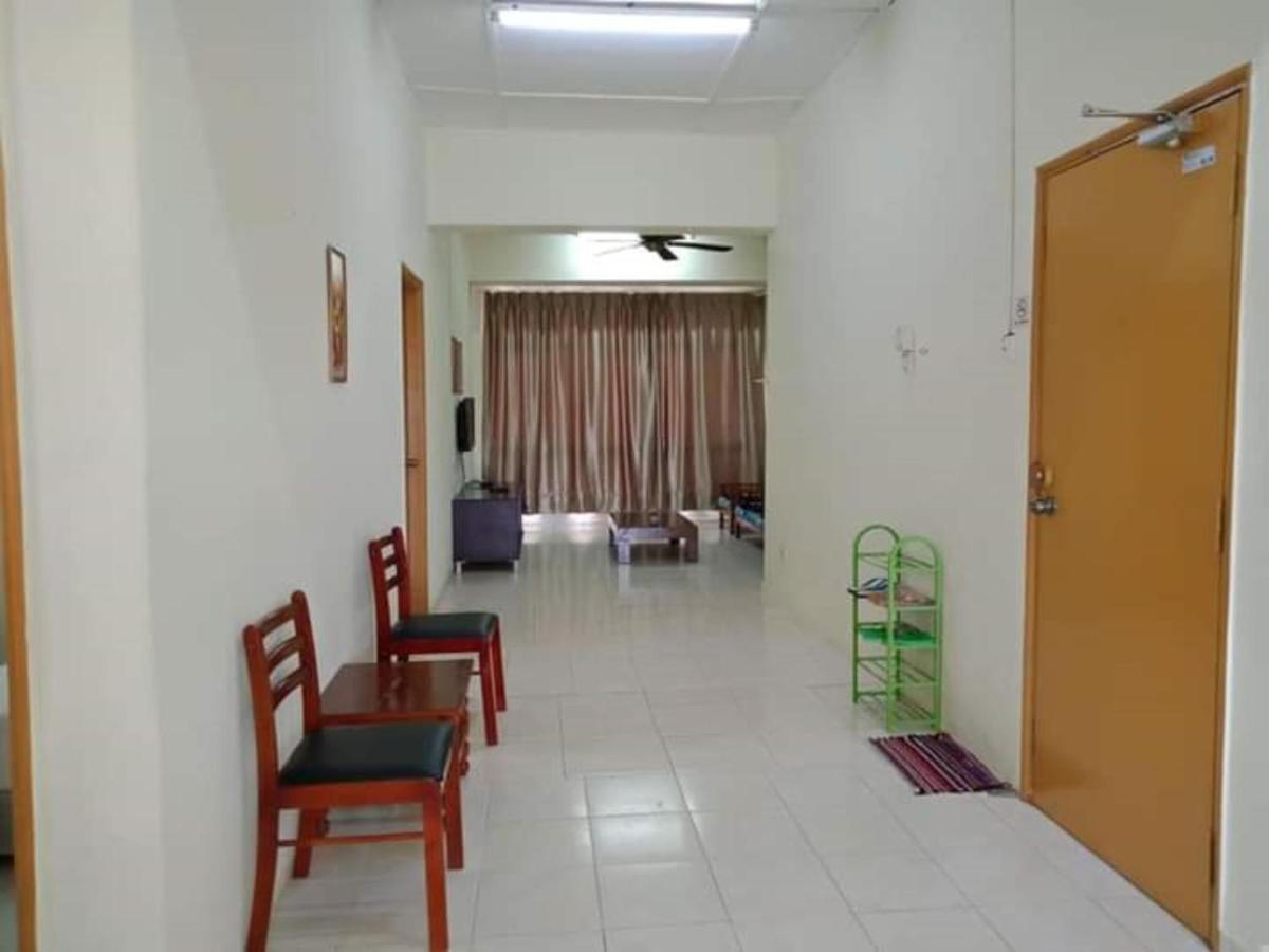 Oyo Home 90419 Sahar Guesthouse Malakka Dış mekan fotoğraf