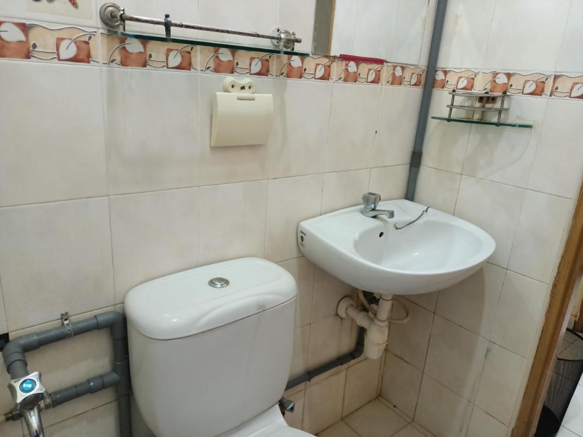 Oyo Home 90419 Sahar Guesthouse Malakka Dış mekan fotoğraf