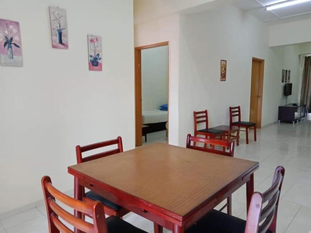 Oyo Home 90419 Sahar Guesthouse Malakka Dış mekan fotoğraf